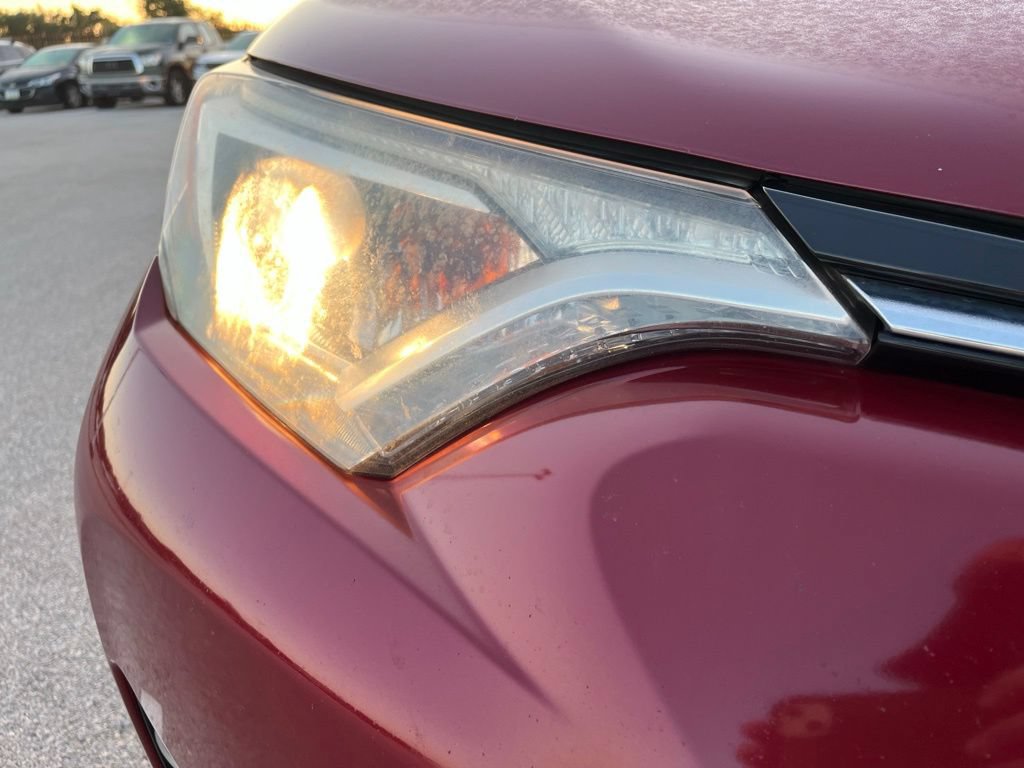 Used 2018 Toyota RAV4 XLE w/ Plus Extra Value Package FWD image 14