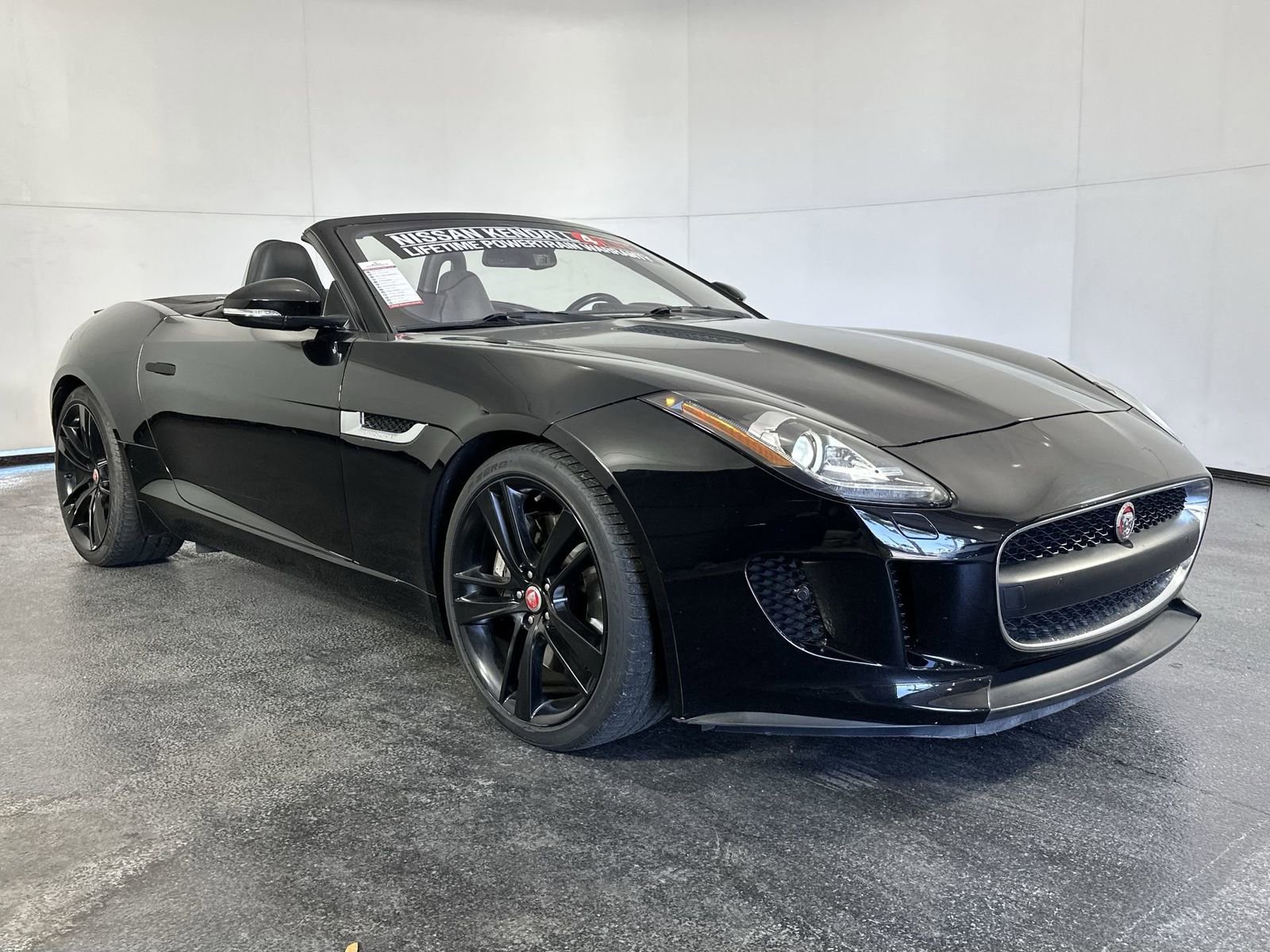 Used 2017 Jaguar F-TYPE Convertible image 3