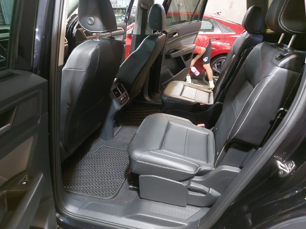 Used 2023 Volkswagen Atlas SE w/ Panoramic Sunroof Package AWD/4WD image 15