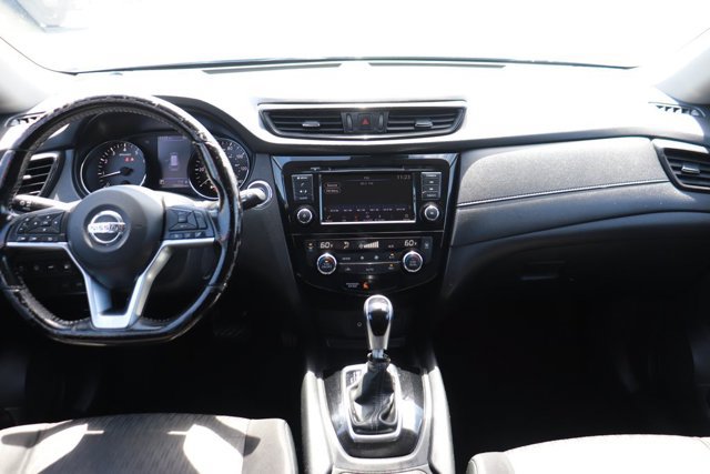 Used 2020 Nissan Rogue SV FWD image 16