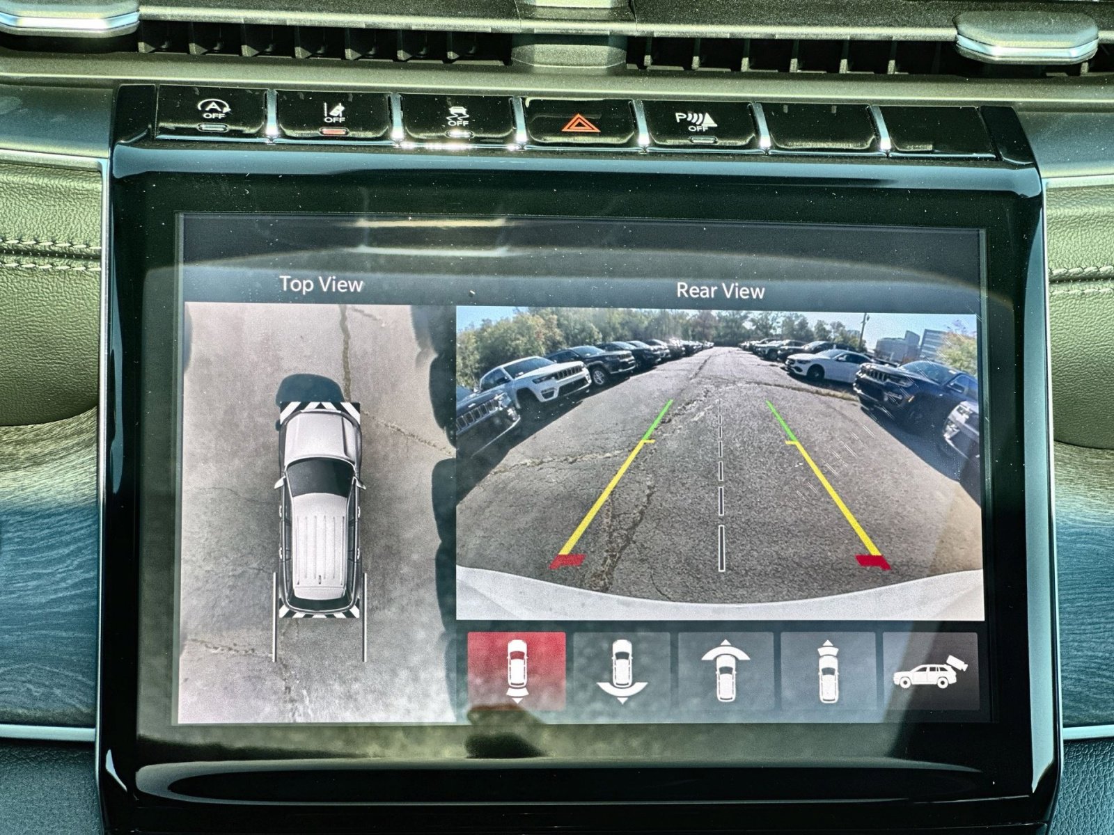 New 2025 Jeep Grand Cherokee Limited w/ Luxury Tech Group II image 19