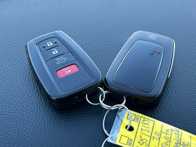 Used 2020 Toyota Highlander XLE image 33