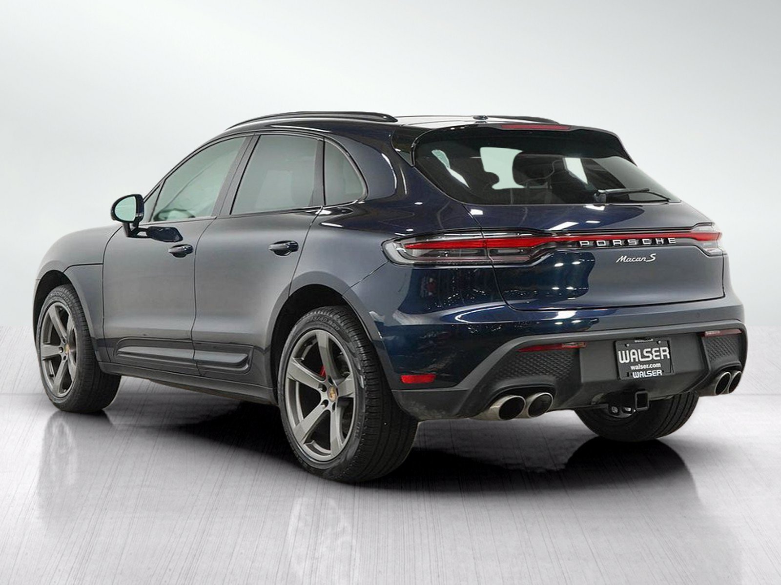Used 2023 Porsche Macan S AWD/4WD image 3