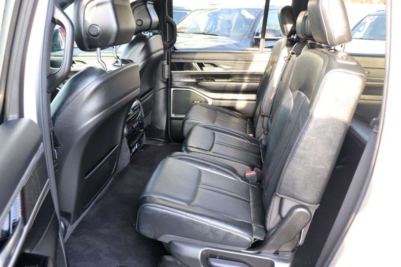 Used 2024 Jeep Wagoneer L Series II w/ Flexible Seating Group image 12