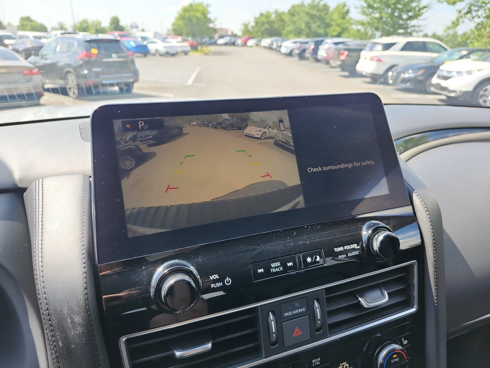 Used 2022 Nissan Armada SV AWD/4WD image 16