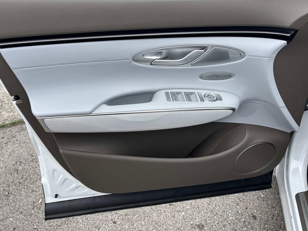 New 2026 Genesis GV70 2.5T Advanced image 18
