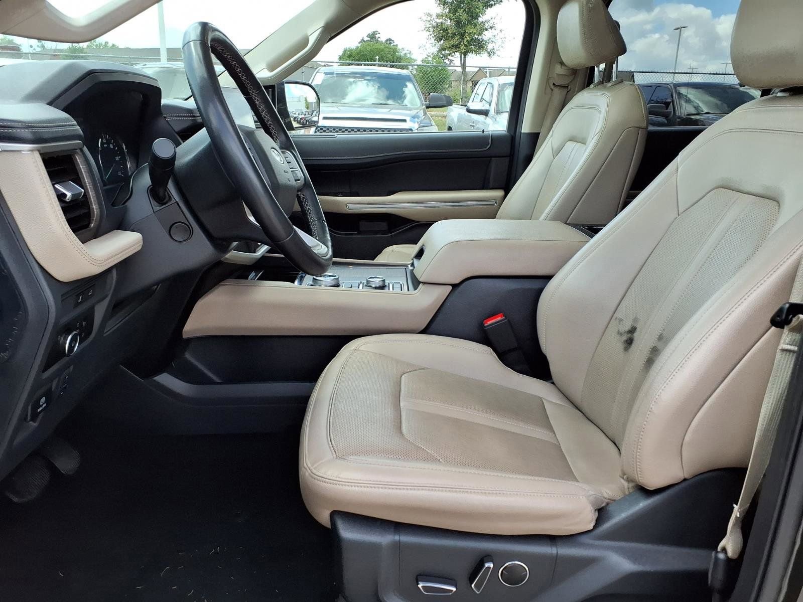 Used 2024 Ford Expedition Limited AWD/4WD image 16