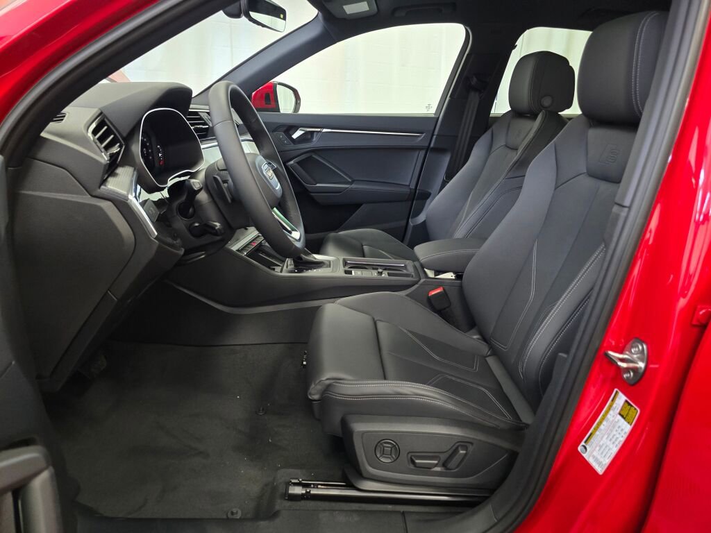 New 2025 Audi Q3 2.0T Premium image 13