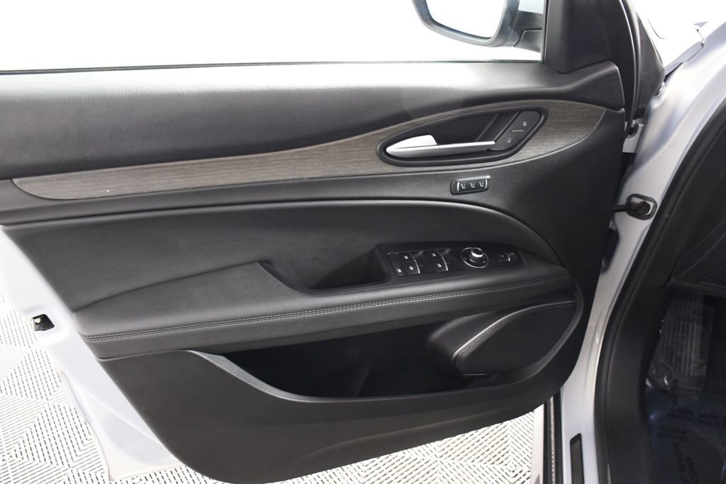 Used 2022 Alfa Romeo Stelvio Ti image 14