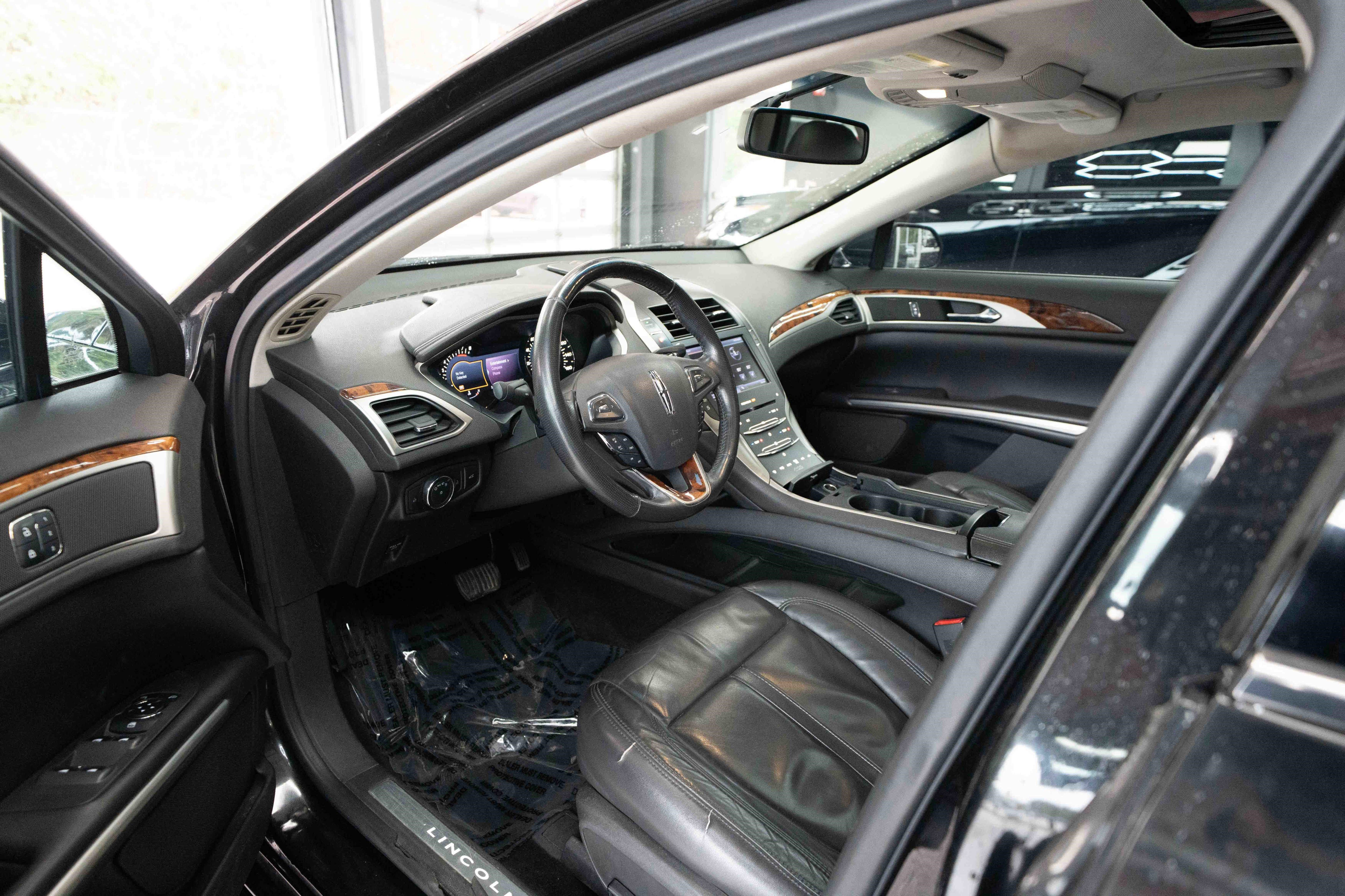 Used 2013 Lincoln MKZ image 8