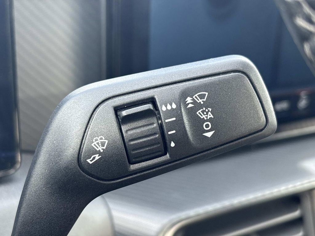 Used 2024 Ford Mustang EcoBoost image 27