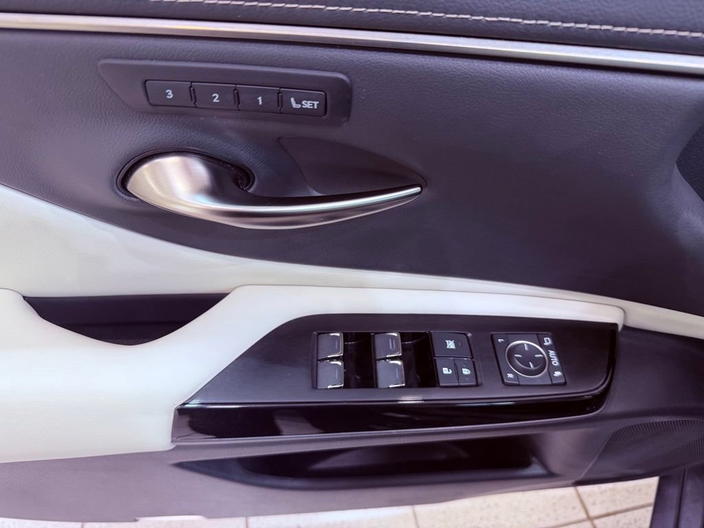 Certified 2023 Lexus ES 350 w/ Premium Package FWD image 18