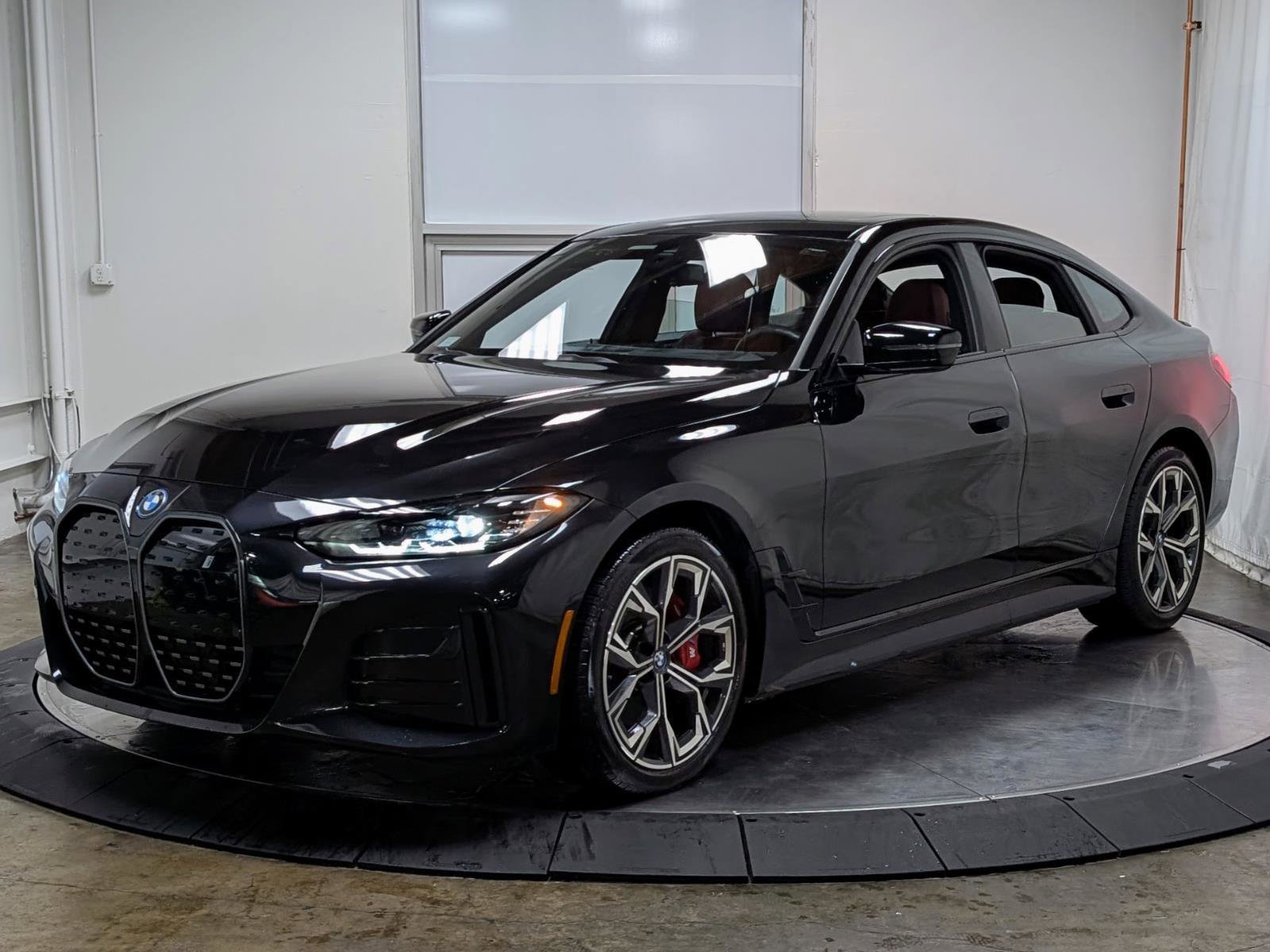 Used 2023 BMW i4 eDrive40 w/ M Sport Package image 4