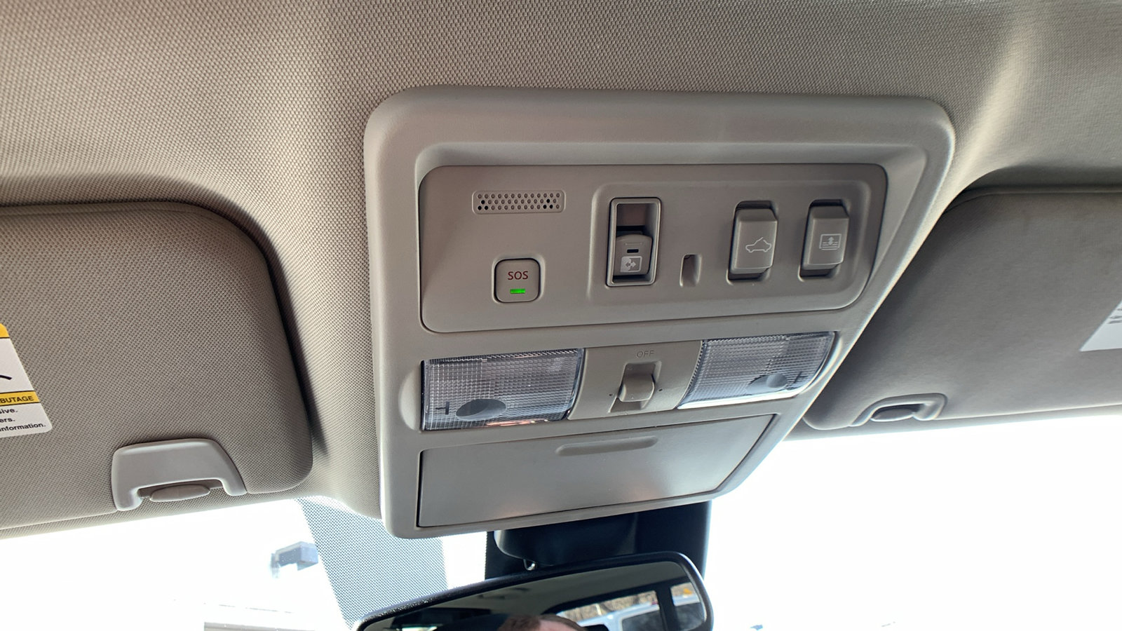 Used 2020 Nissan Titan SL w/ Moonroof Package image 15