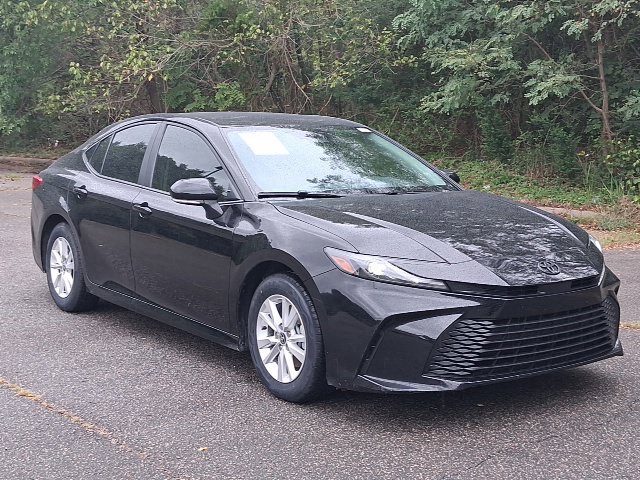 Used 2025 Toyota Camry LE FWD image 7