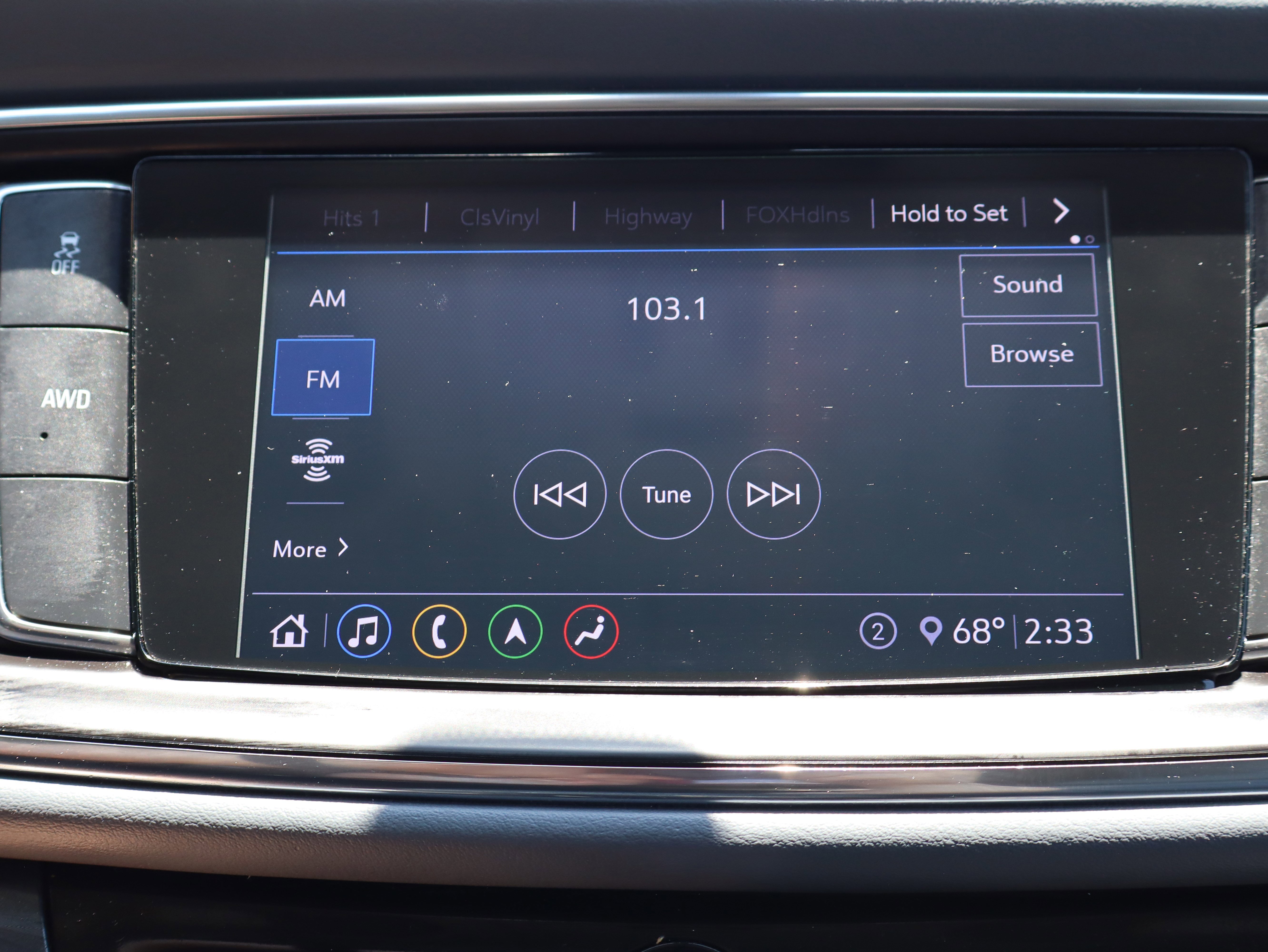 Used 2021 Buick Enclave Essence w/ Sound and Sites Package AWD/4WD image 35