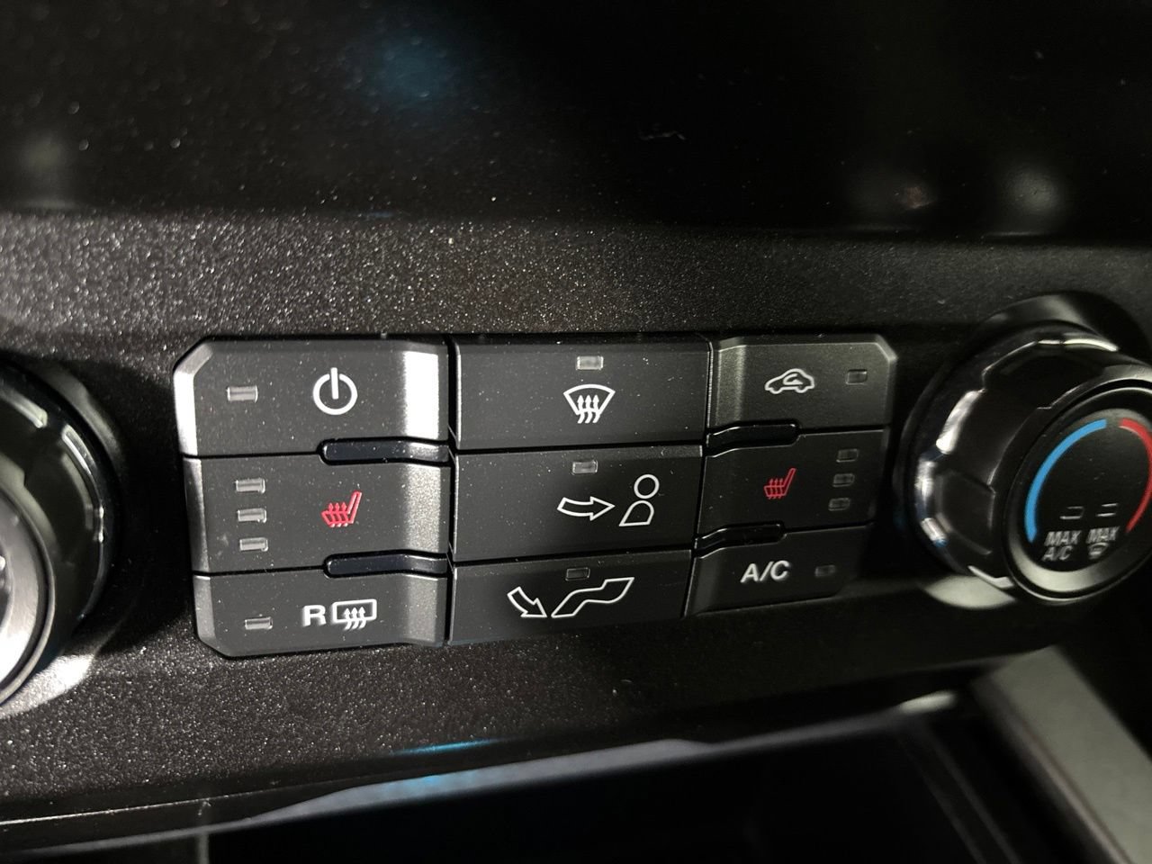 Used 2020 Ford F150 XLT w/ Equipment Group 302A Luxury AWD/4WD image 19