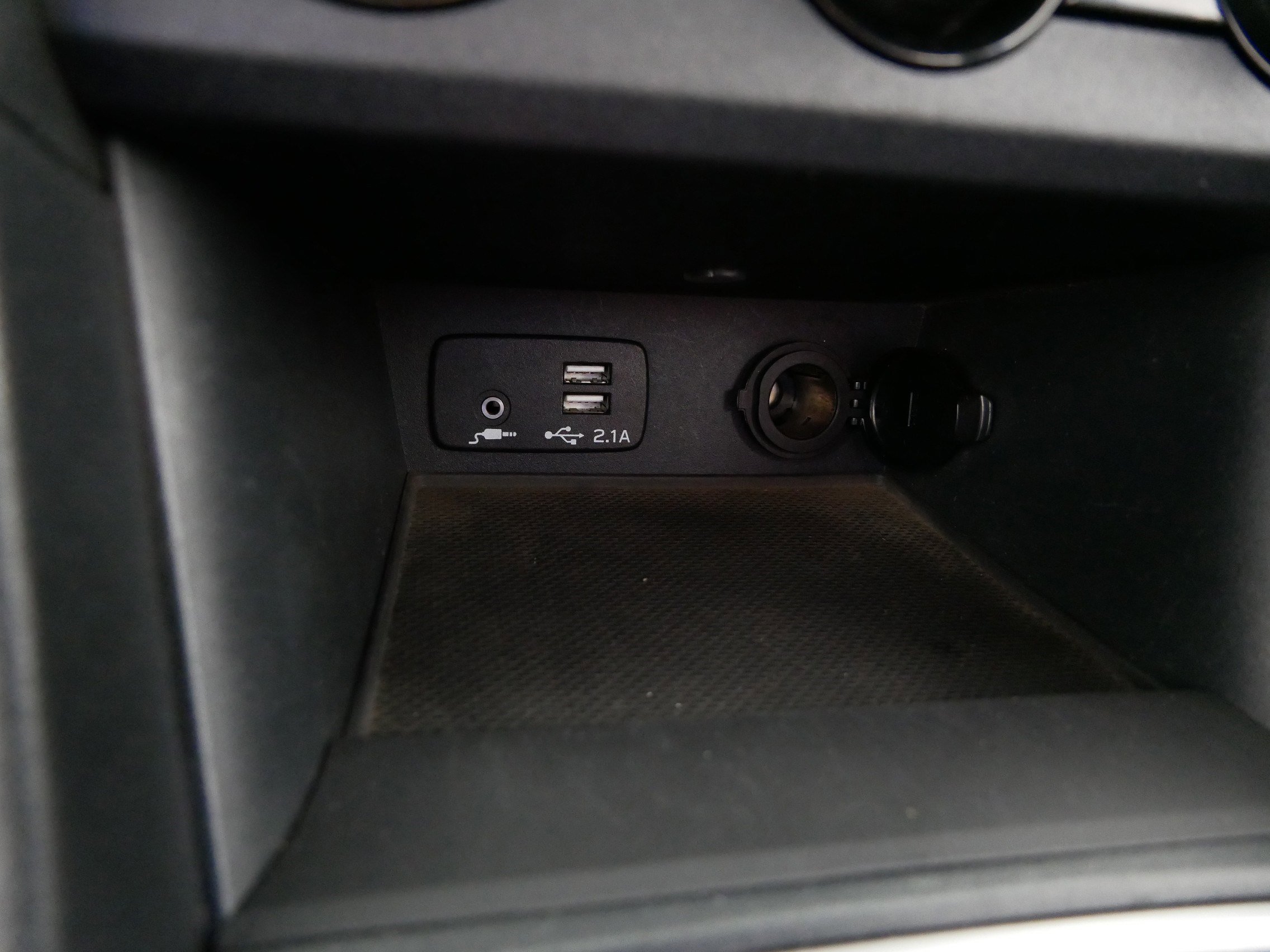 Used 2020 Subaru Impreza 2.0i Sport image 30