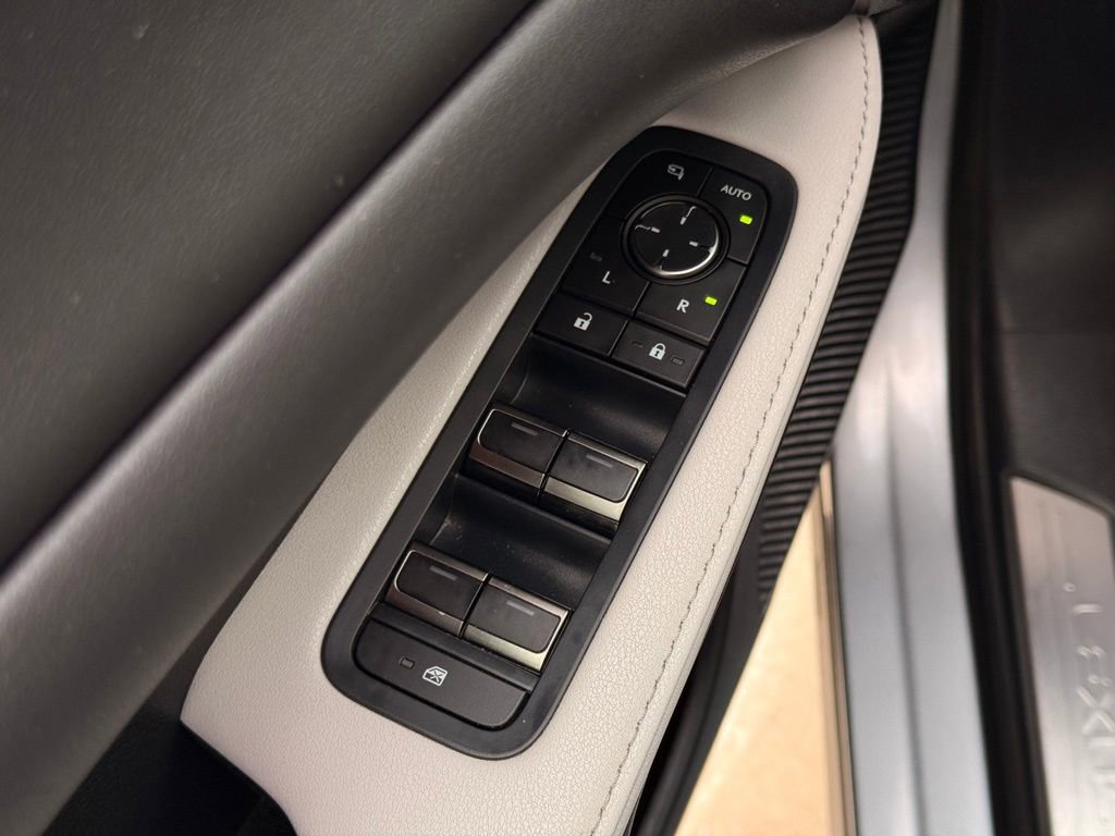 Certified 2024 Lexus RX 350 w/ Convenience Package image 32