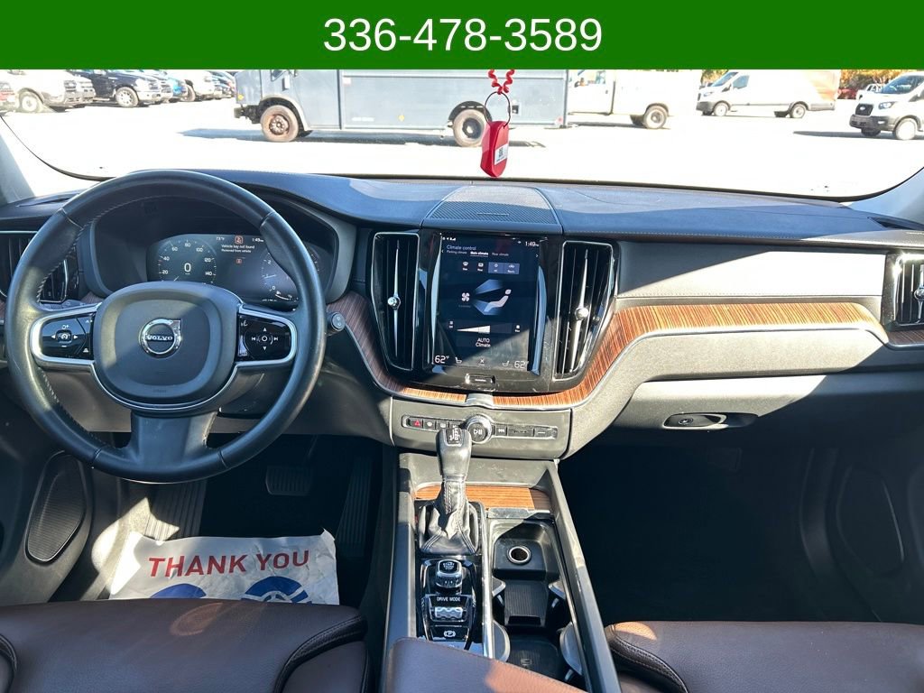 Used 2020 Volvo XC60 T5 Inscription image 12