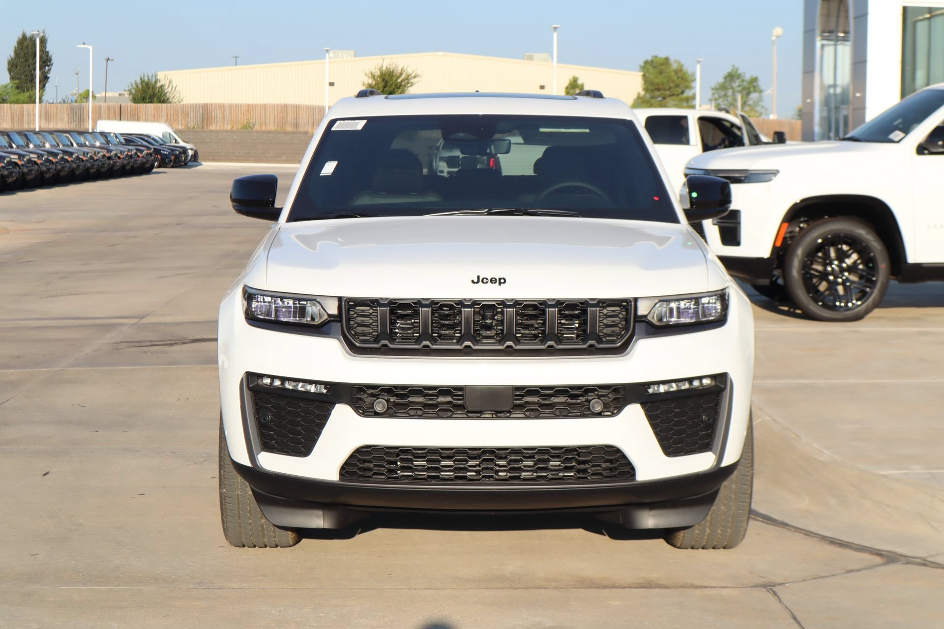 New 2026 Jeep Grand Cherokee Limited AWD/4WD image 10