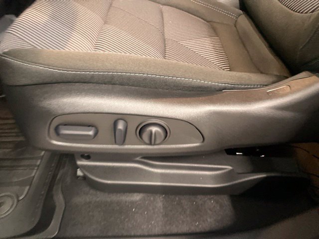 New 2027 Chevrolet Bolt LT w/ Comfort Package FWD image 18