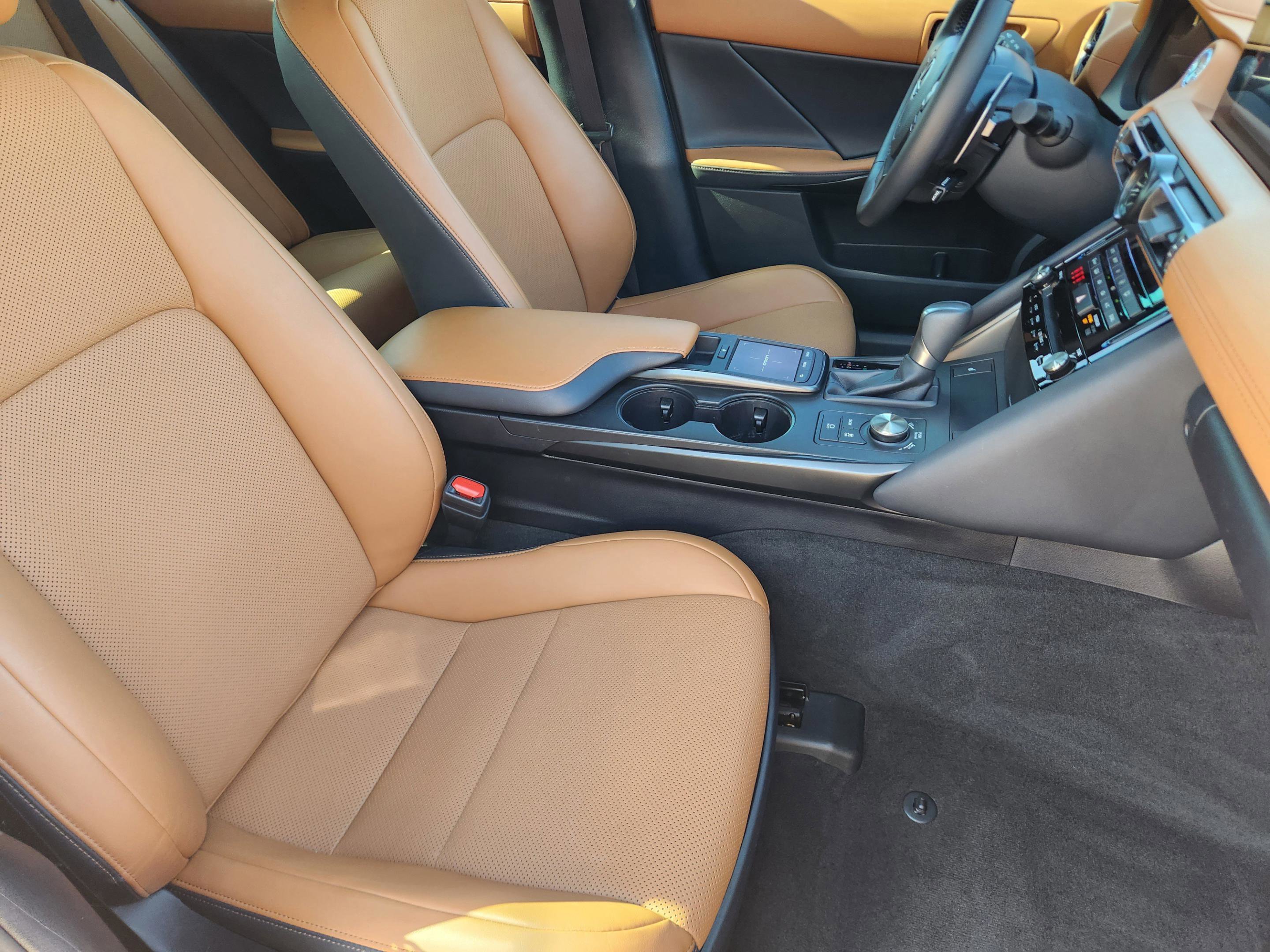 Used 2024 Lexus IS 300 F Sport RWD image 6