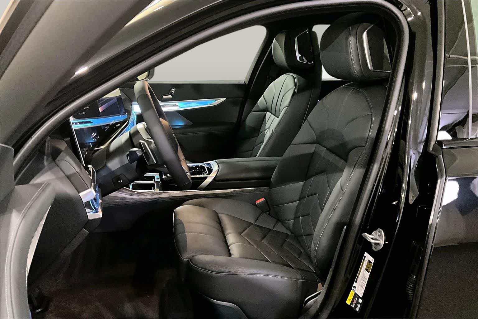 New 2026 BMW i7 xDrive60 AWD/4WD image 13