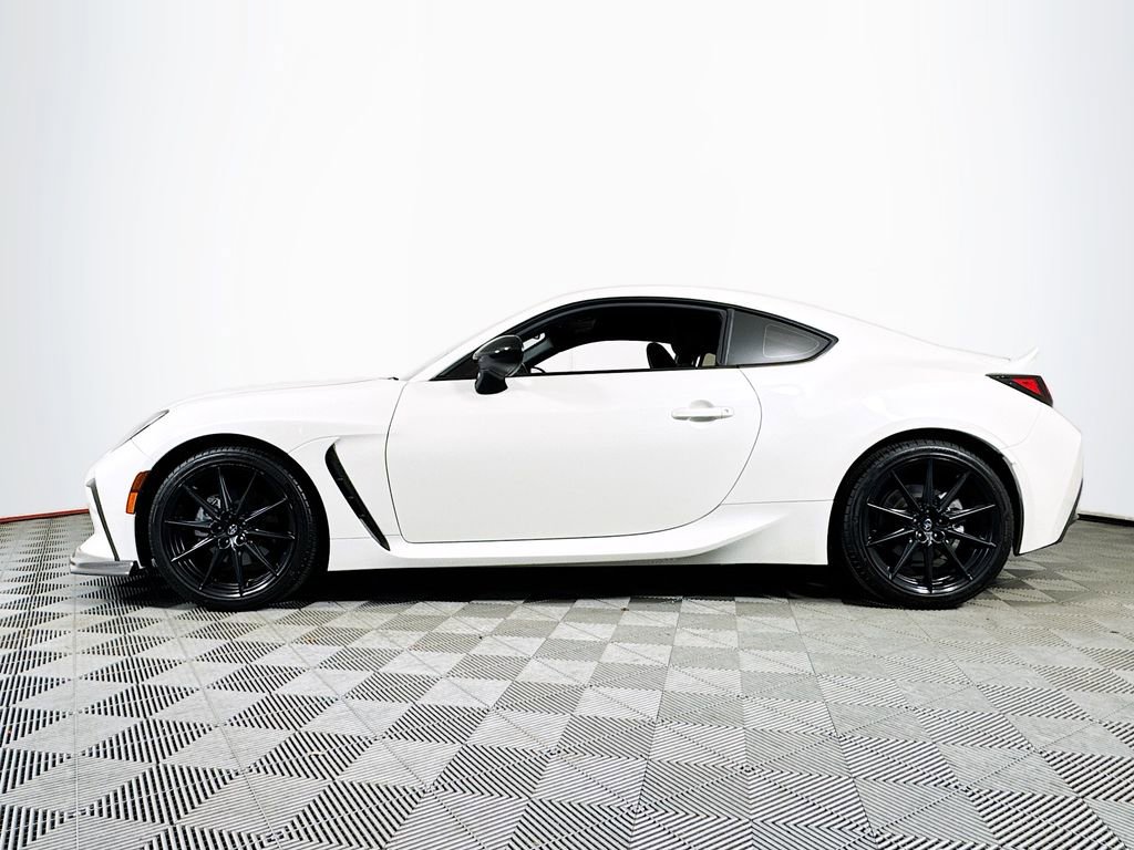 Used 2023 Toyota GR86 Premium w/ ALL Weather Mat Package (TMS) image 4