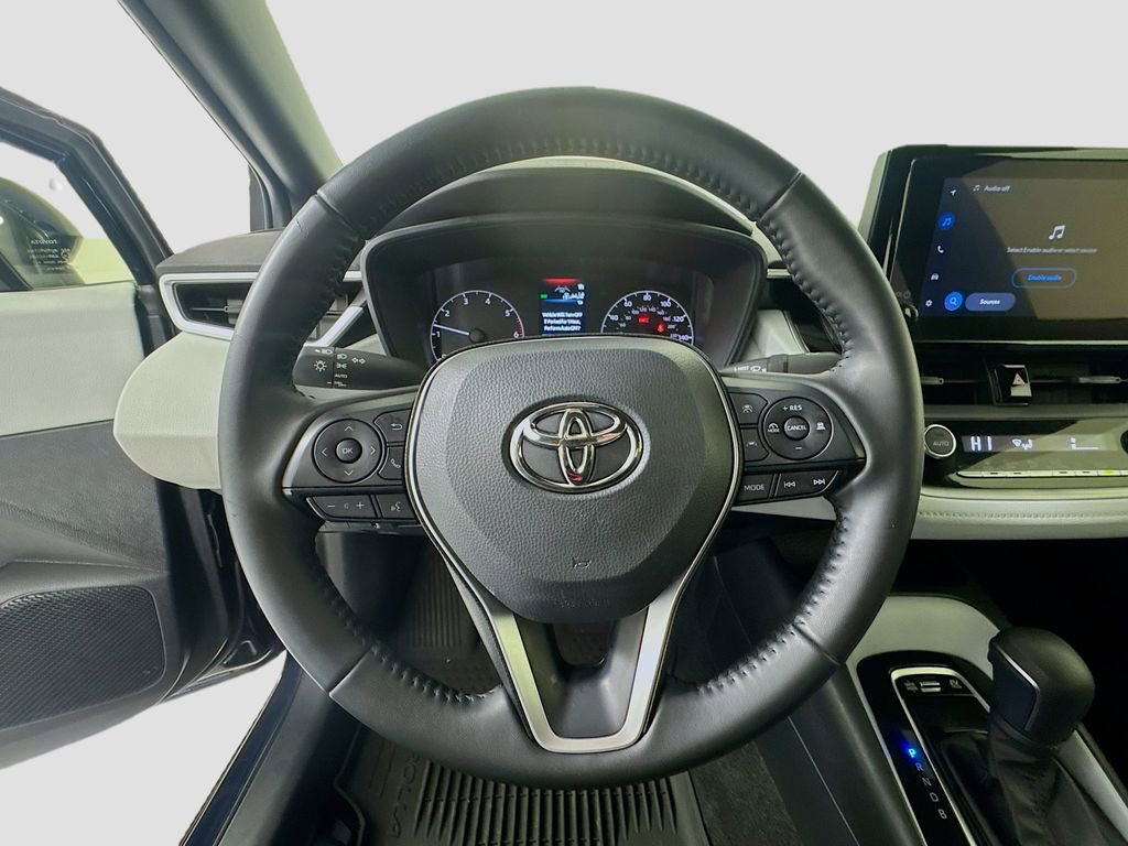 Used 2025 Toyota Corolla SE w/ Convenience Package image 11