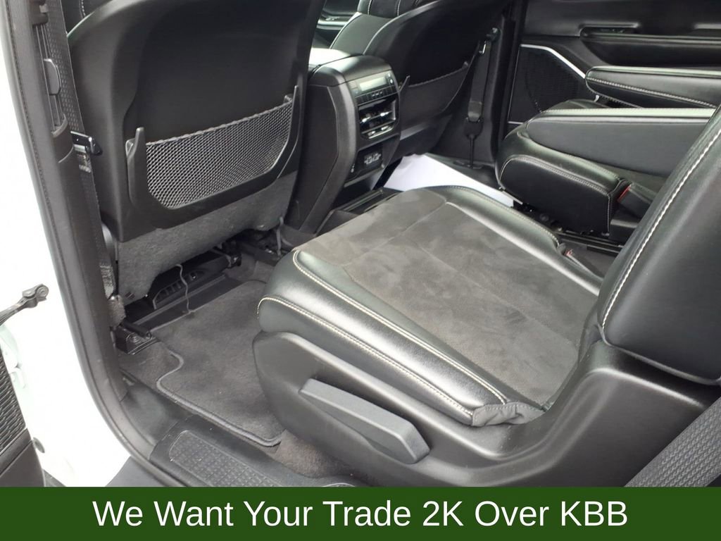 Used 2021 Jeep Grand Cherokee L Laredo image 13