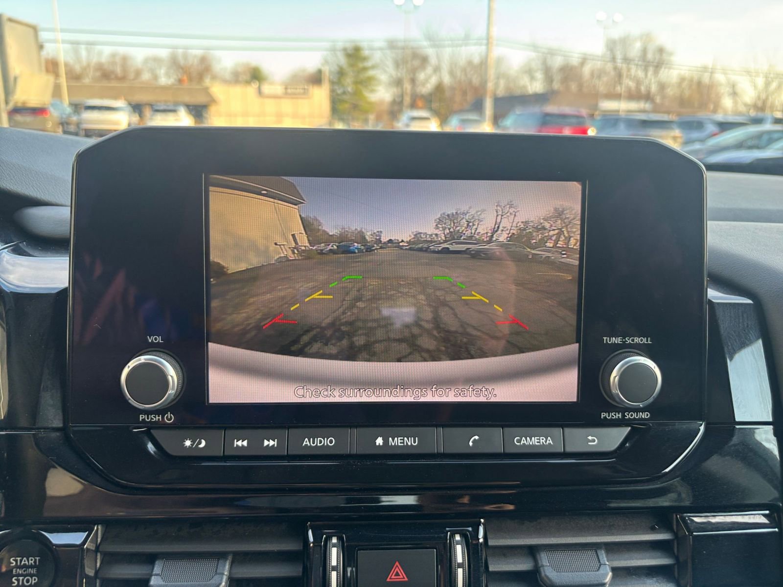 Used 2025 Nissan Pathfinder SV image 23