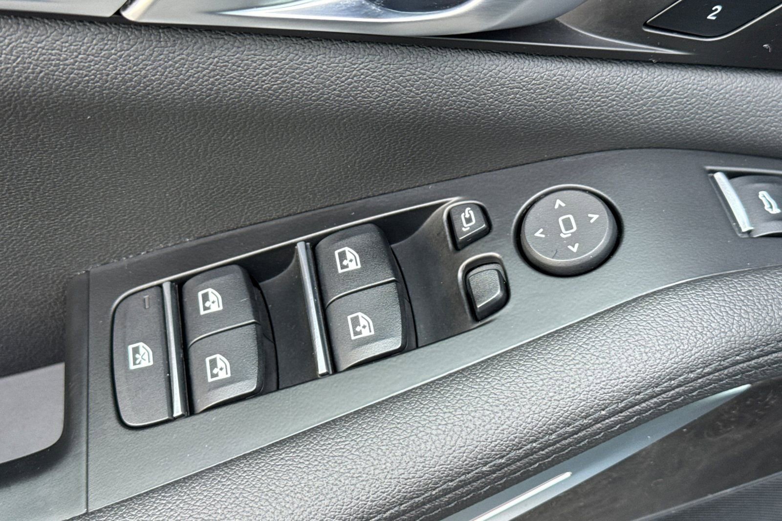 Used 2022 BMW X5 xDrive40i w/ Parking Assistance Package image 27