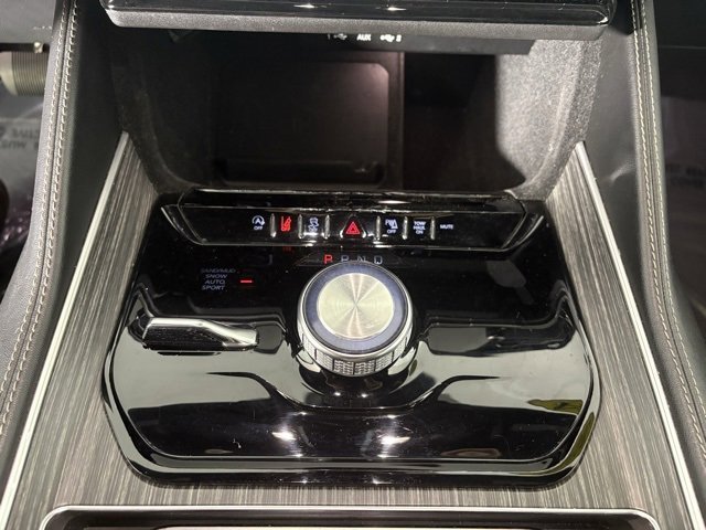 Used 2024 Jeep Wagoneer L Series II w/ Flexible Seating Group image 16