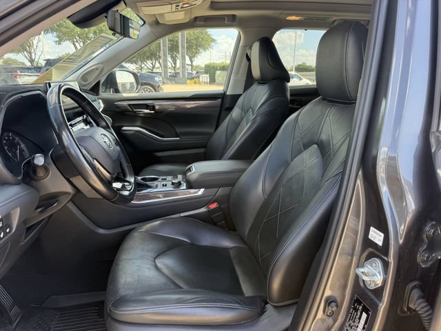 Used 2021 Toyota Highlander Platinum AWD/4WD image 30