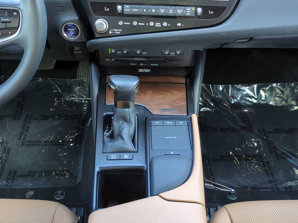Used 2022 Lexus ES 300h w/ Premium Package image 17
