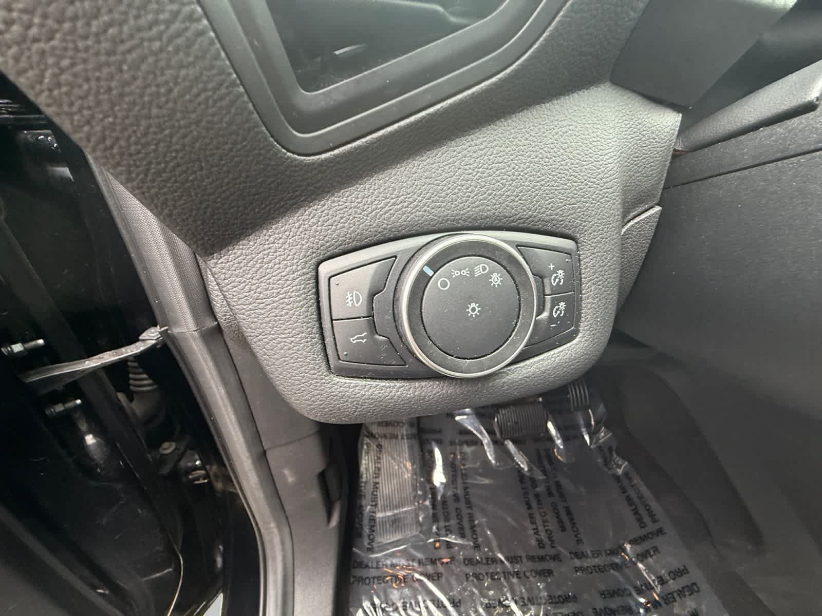 Used 2017 Ford Escape SE FWD image 18
