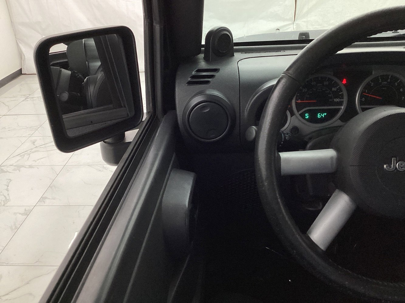 Used 2009 Jeep Wrangler Unlimited Sahara w/ Dual Top Group image 32