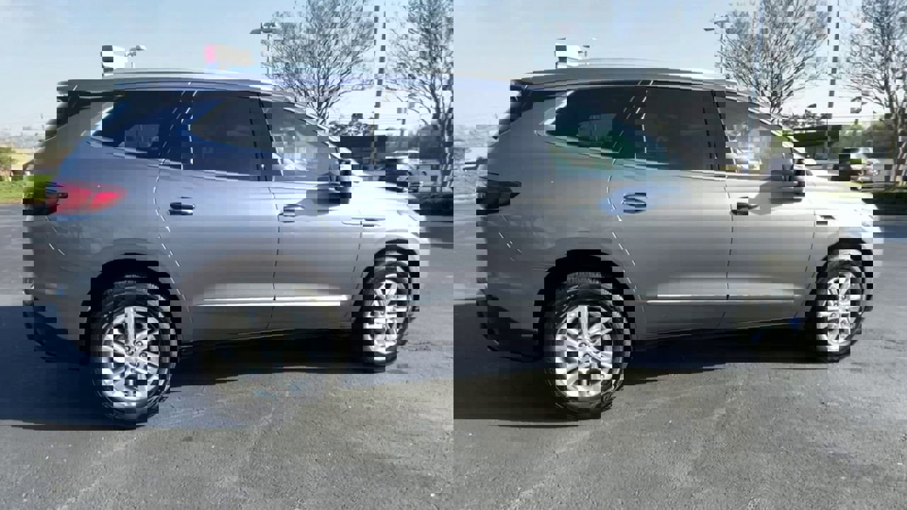 Used 2021 Buick Enclave Essence w/ Sound and Sites Package image 9