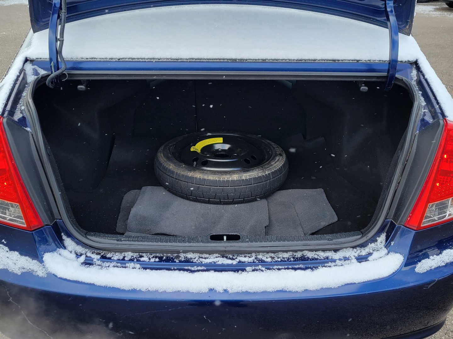 Used 2009 Kia Spectra EX image 8