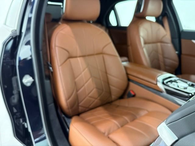 Certified 2024 BMW 740i xDrive w/ Premium Package 2 AWD/4WD image 19