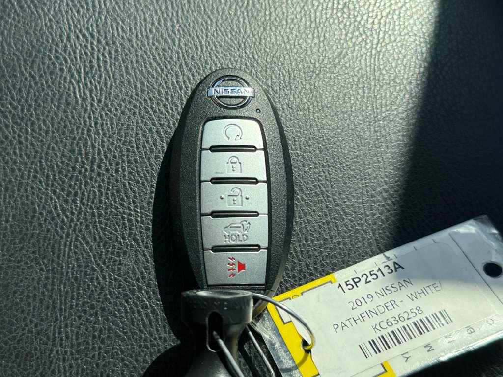 Used 2019 Nissan Pathfinder SL AWD/4WD image 46