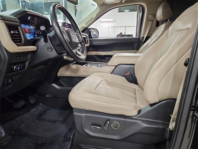 Used 2023 Ford Expedition Limited image 14