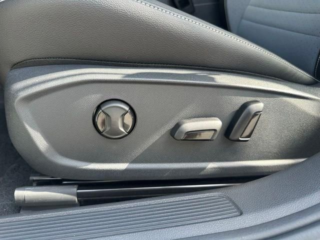 New 2025 Volkswagen Jetta SE FWD image 14