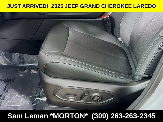 New 2025 Jeep Grand Cherokee Laredo w/ Luxury Tech Group I image 18