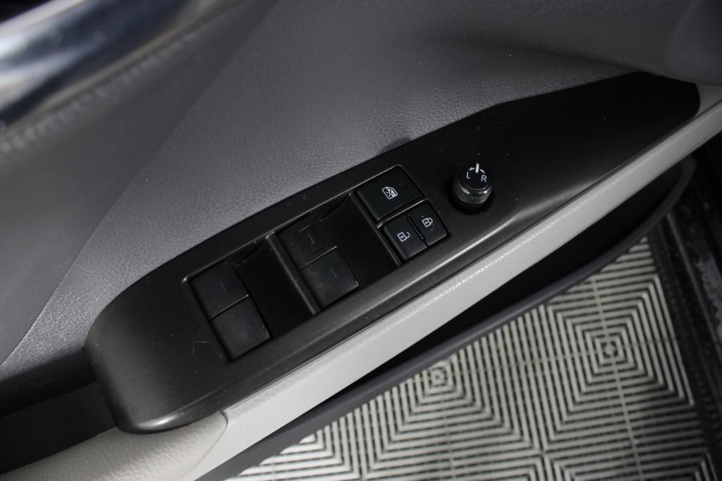 Used 2021 Toyota Camry SE FWD image 14