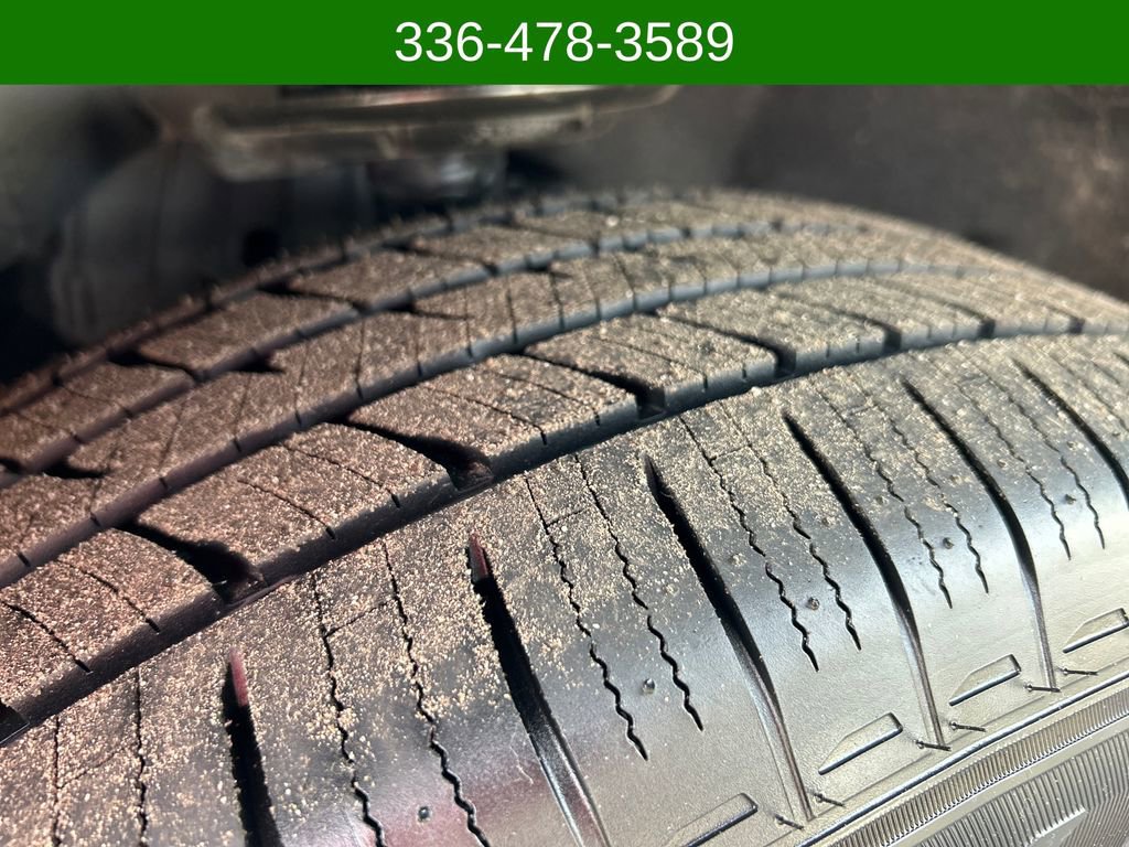 Used 2020 Ford Explorer XLT w/ Equipment Group 202A image 25