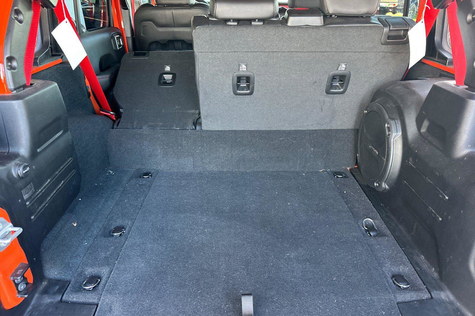 Used 2023 Jeep Wrangler Unlimited Rubicon 4xe image 16