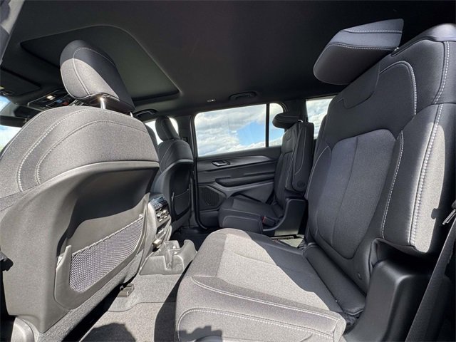 New 2025 Jeep Grand Cherokee L Laredo w/ Luxury Tech Group I image 17