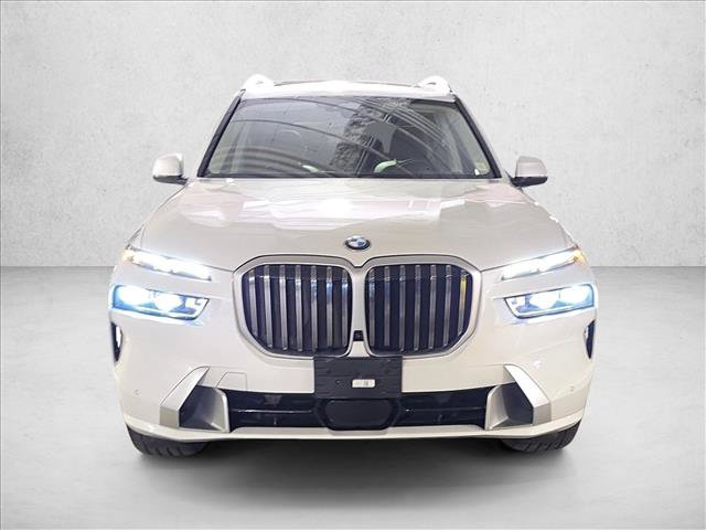 Used 2024 BMW X7 xDrive40i w/ Premium Package AWD/4WD image 2